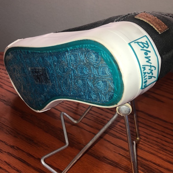 Shoes - Picture 4 of 6